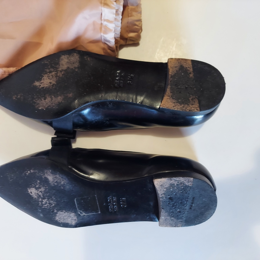 Prada Women's Black Leather Loafers - Picture 4 of 4